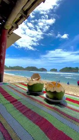ngeEs bolo😁 #esdegan #pantaiselatan #pacitan #pacitanstory_ #jawapride #yaudah #fyp #fypシ #fypシ゚viral #storywa #PantaiHealing #pantai #bahanswmu #story #tiktoknews #pacitanku #pantaiselatan #terbaru #BeachVibes #jowostory #kampungstory #sad 