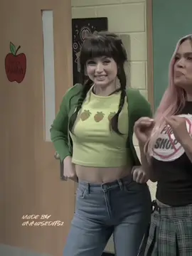 why i haven't posted it our girl slayyyys 🙌✨ #anadearmas #foryou #annasedits2 #snl 