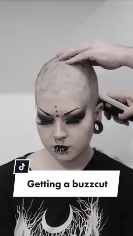 Exactly 1 year ago I decided to cut my dreads and go bald. This is my hair journey so far! 💪  #buzzcut #shavingmyhead #shavedhead #dreads  #hairjourney #goth 