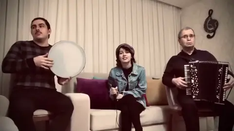 Çıx Yeşil Düze #azerimüziklerr #azerimahnilar #azerivideolar #keşfet #keşfetteyizzz