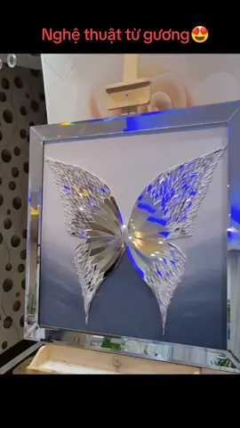 Từ những chiếc gương gia đình đã bị bỏ đi , nhờ những bàn tay nghệ thuật của những người nghệ sĩ mà đã biến chúng trở thành những món đồ vô cùng là giá trị 🥰😍😍#đammêvẽtranh #tranhnghệthuật #gương #tranhguongkinh #trendtranhguongkinh