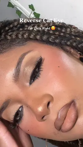 My face was sooooo flawless this day 😩😍 #eyeshadowtutorial #reversecateye #sultryglam #seductivemakeup #fullglam 