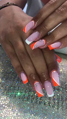 Combinaison orange et blanc 🧡🤍 vous aimez ??😍😍 #nailsonfleek #nailswithme #onglesengel #PO #flawless #belgium #gelnails #orange #white #orangeandwhite #orangenails🧡 #orangenails #lovenails #foryou #pourtoi 