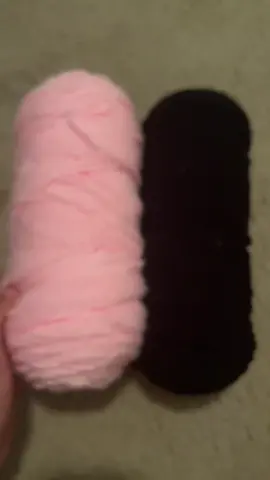 💗🖤 are avaible on my depop (lexissb) & you can also message me if youd like to shop/ for any inquiries:)))  #fyp #foryou #crochetersoftiktok #crochet #grannysquare #buckethat #knitting #entrepreneur #crochettiktok 