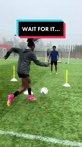 Great work by 2011 @ECNL Girls player #soccerdrills #soccertraining #soccerskills 