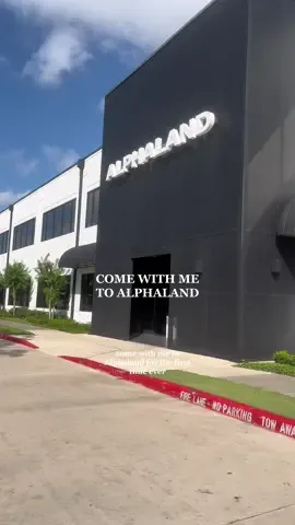 come with me to Alphaland 🫶🏻 i will be back 👀👀👀👀 #alphaland #GymTok #alphalete #buffbunny 