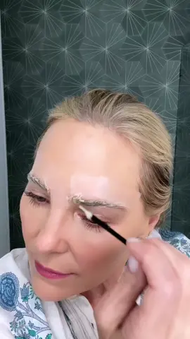 BEAUTY TIP OF THE DAY #beautytipofthedaywithcarmindy #carmindybeauty #fyp #brows #DIY #date 