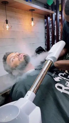 #CapCut  Mai uma novidade Rocha Barbeiro com o uso do Vaporizador se Ozonio nos atendimentos de Barba e Barbaterapia! 