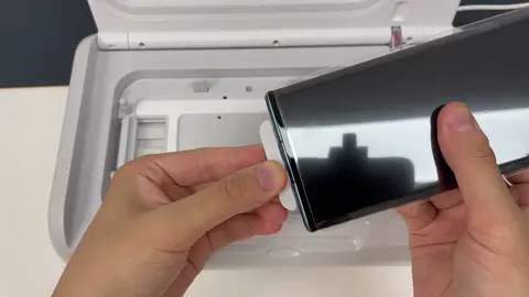 DAQIN IDSKIN and UV machine making phone film. UV film is easy to paste curved screen and has a certain protection strength. Welcome contact us by email daqin@chinee.net or WhatsApp 0086 18301683975. #daqin #uvfilm #iphone14 #phoneshop #phonestore