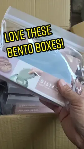 These portable baby and toddler bento boxes are sweet! Love how you can fold them. Get these now at jedbaby.com before we run out! #babybento #babyfeedingproducts #babyessentials 