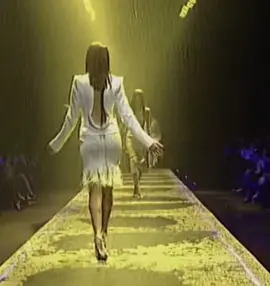 #GiseleBündchen | #AlexanderMcQueen Spring 1998