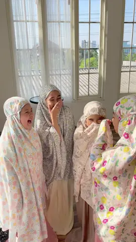 Kalian tim mana nih guys?? Komen dong di bawah🥰💛 #KidsFashionIdeas #mukenatravel #mukenaanakmotif #mukena #fyp #mukenahcantik #mukenatraveling #mukenaiduladha2023 #mukenaviral #mukenatrend  