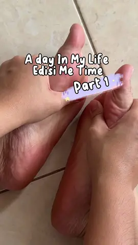 Telapak kaki juga butuh perawatan😄 #metimecheck #dirumah #irtproduktif #oriflamepalangkaraya #perawatankaki #feetup #comfortfootfile #feetupadvancecrackedheelrepairandsmooth 