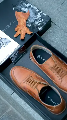 Let me know, what you think of this one ?  For this article, click below here ! ---------- #kawanperjalanan #handmade #leatherchikenfeet #firstintheworld #craftmanship #infinty 