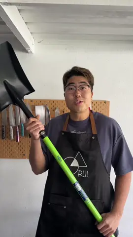 Let’s sharpen a … shovel! #fyp #knives #knife #knifesharpening #knifesharpener #kitchenknives #japaneseknives #shovel #ruiknives 