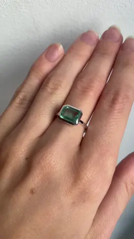Emerald handmade rings 💚 Which one is your favorite ? #pourtoi #foryou #jewelry #lyon #emerald #emeraldgreen #emeraldring #emeraldjewelry 