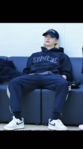 just sitting there being superior. #hyunjin #skz #straykids #스트레이키즈 #현진 #skzpractice #straykids5star #straykidsdancepractice #hyunjinhoodie #straykidssclass #kpop #hyunjinmanspread😅 #sorry 