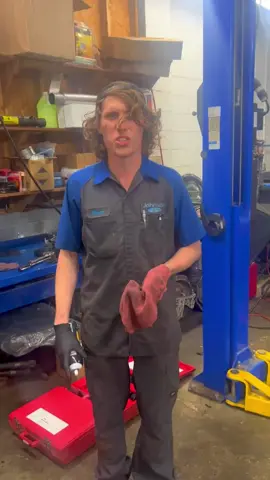 Best Shoe Cleaner #ford #fordtech #cleaner #fordracing #fordperformance #brakeclean #mechanic #fordf250 #fordsuperduty #fordfseries #superduty #powerstroke #engine #ecoboost #flyingwrenches #snapon #snapontools #mactools #matcotools #fyp #viral #viralreels #mechanictips #DIY #mechanicreels #mechanichelp #automotive #automotivetech #automotivetechnician
