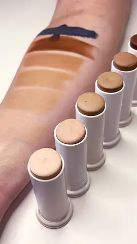 Tá na dúvida de qual cor do nosso Bastão Multifuncional escolher?  Vem ver de pertinho cada tom e se apaixonar.  Descobriu qual é a sua? Corre pro site e já garante o meu  #meuollie #beleza #skincareasmr