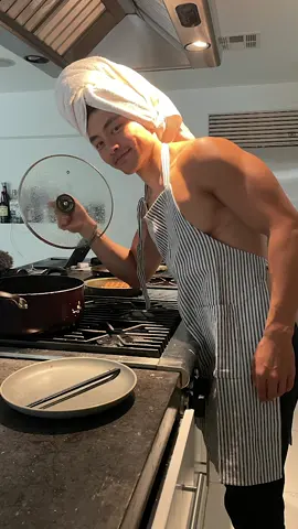 Yes I do the cooking, yes I do the cleaning #fyp #foryou #foryoupage #nottraditional #trophyhusband 