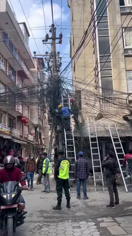 Life of an electrician in China 🥴⚡ #electrician #electricity #maintenance #worker #sparky #sparkylife #electricianlife #engineering #electricalengineering #engineers #engineeringlife #engineeringlovers #engineeringporn #mechrec #Science #engineer #satisfying #viral #viralreels #phonk #phonkmusic #driftphonk #phonkdrift #trendingaudio 