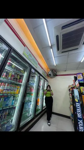 night pics 👀 #plussize #7eleven #tiktok #pants 