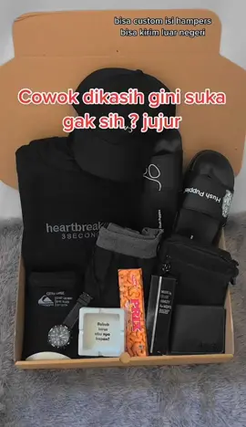 Rekomendasi kado buat cowok nih, harga mulai dari 50rb.an aja yaa. #hampers #hamperscowok #kadocowok #kadoulangtahun #giftbox #giftboxmurah #giftboxcowok #hampersbox 