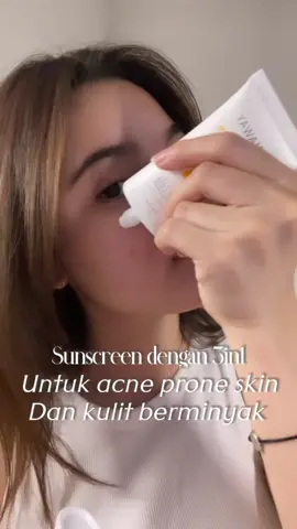 Seringannn ituuu parahh! Langsung nyerep ke kulitt wajib bgt cobaain #sunscreenacneprone 