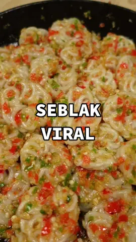 Resep seblak yang lagi viral nih, ternyata cara bikinnya gampang banget loh⁣⁣ ⁣⁣ Bahan:⁣⁣ ⁣⁣ Bumbu seblak:⁣⁣ • cabe rawit merah⁣⁣ • cabe rawit hijau⁣⁣ • bawang putih⁣⁣ • kencur⁣⁣ • kaldu bubuk / penyedap⁣⁣ • micin⁣⁣ • minyak (sangat panas)⁣⁣ ⁣⁣ Rebus kerupuk:⁣⁣ • kerupuk⁣⁣ • air⁣⁣ • minyak⁣⁣ ⁣⁣ Cara masak ada di video 😊⁣⁣ ⁣⁣ ⭐️ Magic Chopper CH-200 dari @Mitochiba Electronic Tornado Power dengan 2 pengaturan keceptan, Low Watt 300w, dan multifungsi cocok untuk berbagai macam kegunaan #mitochiba #magicchopper #CH200 ⁣⁣ ⁣⁣ ⭐️ Diamond Caserolle dari @Steincookware ANTI LENGKET, Total 7 Lapis Granit German, Baby Friendly, dan pastinya PFOA FREE, CADMIUM FREE, LEAD FREE #steincookware #diamondcaserolle  #serunyakuliner #foodfestontiktok #seblak #seblakviral #seblakalarafael #seblakcobek #seblakcoet 