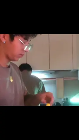 Chef IAN in action. An old video but sometimes kinda miss him doing live cooking on Instagram hahaha 🤣 but he's so busy now maybe just cooking for Lori and John 🥰 #dprian #christianyu #yubarom #mitoisreal 
