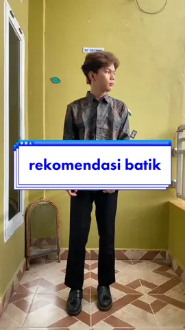 nih rekomendasi baju batik di keranjang kuning #fashion #awkalil🦁 #OOTD #outfit #outfitideas #outfitbatik #outfitinspo #outfitinspiration #ootdbatik #outfitoftheday #style #batik #bajubatik #bajubatikpria #batikoutfitchallenge #unboxing #fyp #xyzcba #batikshirt #TikTokShop #fashiontiktok 