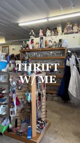 Thrift w/ me home decor. Loving all these vintage finds but the spice jars have my heart 🥹. #goodwillhaul #thriftedhomedecor #thriftdecor #thrifttok #thriftstorefinds #thrifted #thriftingfinds #homedecor #thriftwithme 