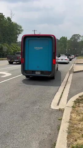 I drive constantly and have almost rear ended one! @Amazon #amazon #mobilemechanic #brakelights #danger #amazontruck 