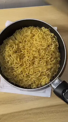 احس انا الوحيده اللي تاكل اندومي بدون اضافات #اندومي #الرياض #مطاعم_الرياض #اكسبلور 