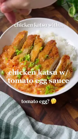chicken katsu goes with tomato egg 🤤 full recipe on smellylunchbox.com! audio is continue? by @the_eluzai #homecooking #asianfood 