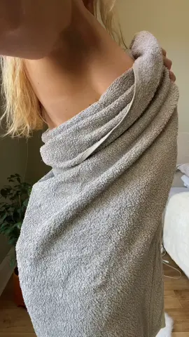 Wait to see the towel come off! #blonde #viral #toweldrop 