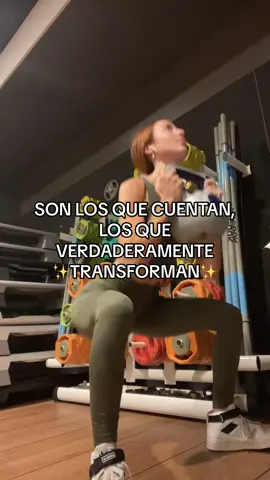 Esta es la señal para que te levantes de donde estés y dejes de procastinar.  Haz lo que sabes que tienes que hacer.  Estoy 100% segura que después te sentirás mejor🫶🏻💪🏻✨