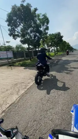 jumat manis,, semanis harapan dlm doa,smoga dlm keberkaan dan senatiasa dlm lindungan allah swt,aamiin🤲#yamahaWR155R #WRmodification #supermotoindonesia #supermotokampoeng #ownersukabumi #jabar 