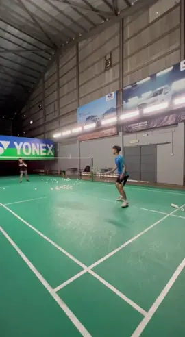 Back hand cross potong #successbadmintonacademy #janganmainmain #TikTokSports #foryousports #badmintonindonesia #backhandshoot #badmintonskills 