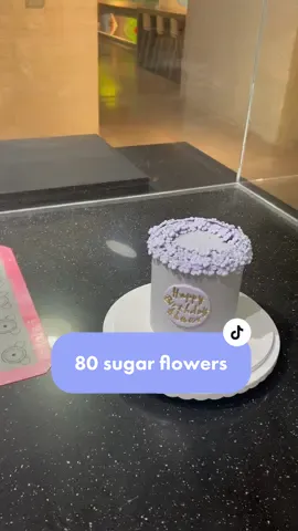80 sugar flowers on one mini cake #cake #yummy #satisfyingvideos #TikTokCookBook 
