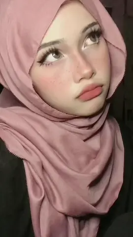 #egirlmakeup disclaimer ⚠️ : the reference photos is not “Hannah Uwu” but it’s “Milkgore” 🙄