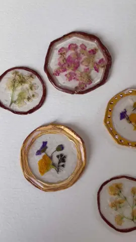 cute framed flowers🌼🫶🏼