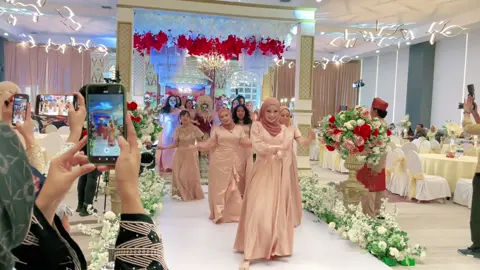 Koi mil gaya emg seenak itu lagunya wkwkk #bollywooddance #bridesmaids 