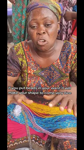 ✨️In Ghana 🇬🇭, waistbeads are considered sensual adornments that are believed to enhance curves, protect the womb and enchant significant others.  ✨️The waist bead lady at this market in the Volta Region shared her thoughts on the role of waistbeads in relationships.  I didn't know this about waistbeads until I came to Ghana. How do you wear your beads?   . . . . . . . . #cultura #afrique #waistbeads #african #ghana #voltaregion #adornments #africalove #livinginafrica #africanmarket #Africa #ghana🇬🇭 #ghanabeads #waistbeadsforsale #westafrica #visitghana