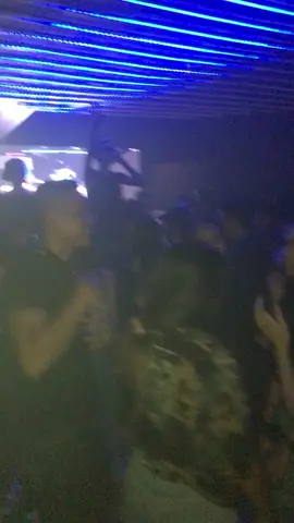 Ada yg tau ada yg tau ini dmn 🤣🤣🤣 #clubmalam #partynightclub #party #livemusic #storymusikdj #duniamalamdugem #barjakarta #nightclub #storydj #storywa #blackpitcher 