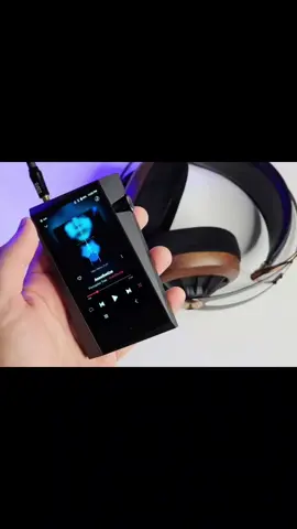 Este es el SR35 de Astell&Kern, un reproductor Hi-Fi (DAP) que tiene un sonido excelente. Sin distracciones, solo música en alta fidelidad en tamaño compacto. ¡Pronto video! #hifi #sr35 #audiofilos #astellandkern #altafidelidad #tipsaudio 