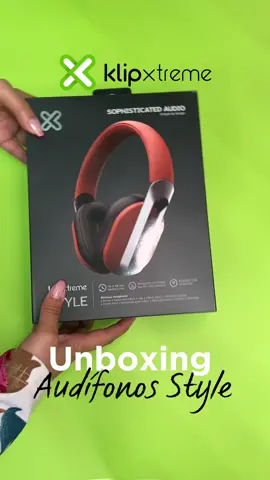 #UnboxingTime 🎧🔥 Los nuevos audífonos inalámbricos Style de #KlipXtreme nos traen un diseño elegante y moderno con su material en piel, además de tener la capacidad de durar 40hrs de reproducción 🤩 y su sonido potente gracias a sus microparlantes de 40mm, hacen de estos audífonos una excelente opción👌🏽 #omegatechrd #Tecnologia #klipxtreme #audifonos #republicadominicana #tiendadetecnologia #tiendaenrepublicadominicana #omegatechtecnologia 