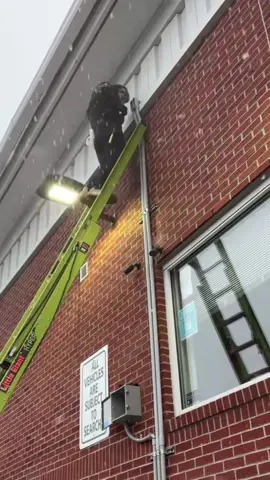 For all my adhd homies who cant sit in a classroom, this ones for you #electriciansoftiktok #femaleelectrician #bluecollarbabe #lextheelectrician 