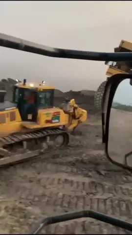 Amblass jerrrr  #alatberat #tambang #pertambangan #hd #dozer #loker #lokertambang 
