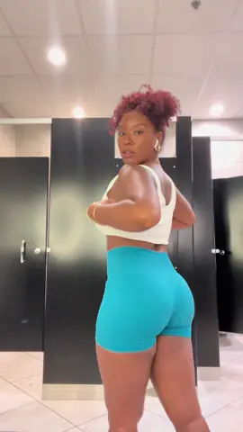 Body update🤭🩵  #fyp #blackgirltiktok #GymTok #GymLife #gymprogress #afrolatina #gymgirl #fitnesstiktok 